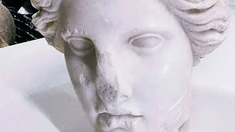 سپین کے ساحل سے دو ہزار سال قدیم مجسمہ دریافت