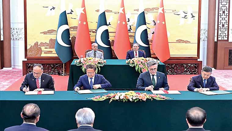  فیلڈ مارشل کی امن کیلئے مثبت کوششیں ، عالمی حالات جو بھی ہوں پاکستان سے تعلقات اولین ترجیح: چینی صدر