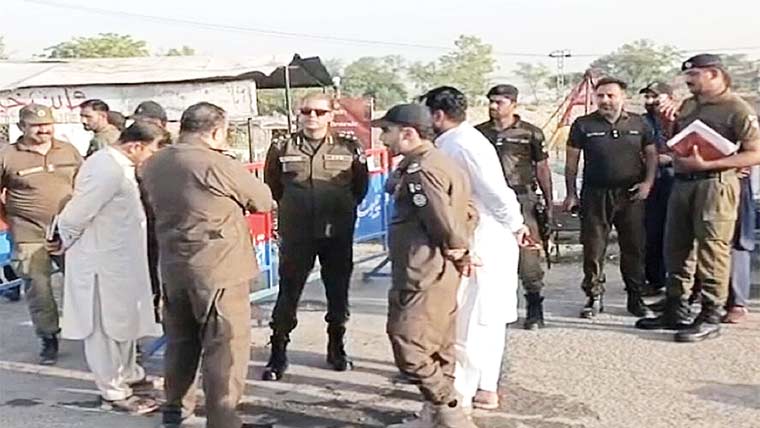 سکیورٹی ہائی الرٹ، ڈی پی او ڈاکٹر  نوید عاطف کا مختلف علاقوں کا دورہ