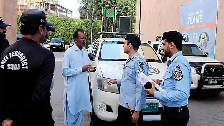 ڈی آئی جی کا عید پر فیلڈ وزٹ، سکیورٹی انتظامات کا جائزہ