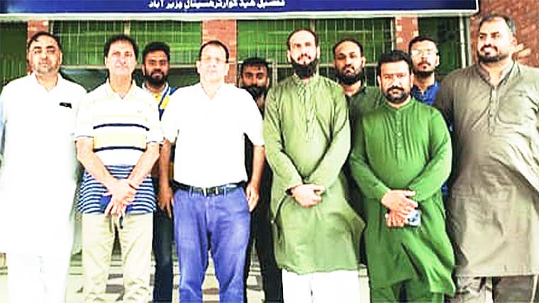  سی ای او ہیلتھ ڈاکٹر عمر شریف  راٹھور کا دورہ سول ہسپتال وزیر آ باد 