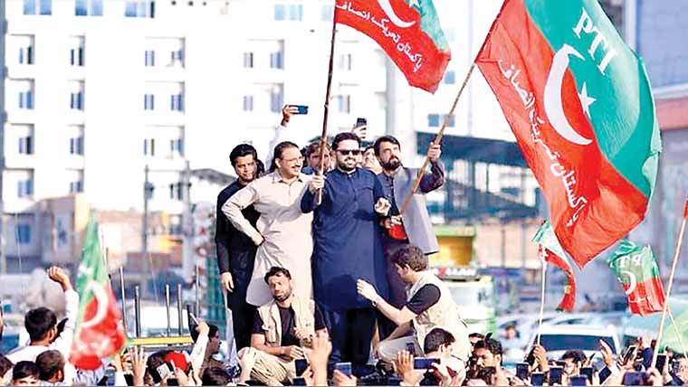 لانگ  مارچ،سہیل آفریدی کا کنٹینر تیار:وفاق،خیبرپختونخوا  حکومت  کشیدگی  کم کرنے  کیلئے  قبائلی  جرگہ  متحرک