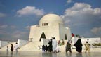 قائد آعظم کے مزار پوڈیم پر جانے کی پابندی ختم کرنے پر غور