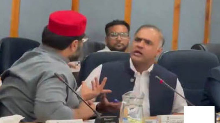  گورنر راج یا ایمرجنسی پر ایمل ولی  اور عابد شیر میں لفظی جنگ