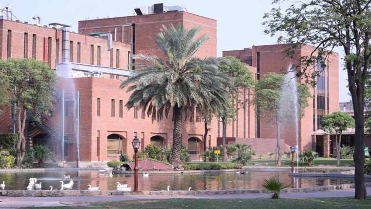 شوکت خانم ہسپتال میں بریسٹ کینسربارے آگاہی کی تقریب