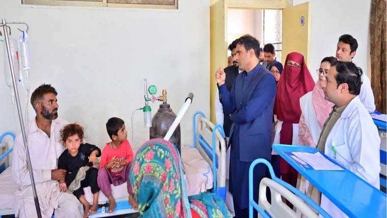  کمشنر فیصل آباد کا سوشل سکیورٹی ہسپتال کا دورہ