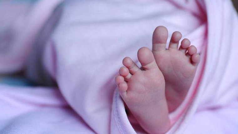 تانگے والے بازار کے قریب کچرے  کے ڈبوں سے بچے کی لاش برآمد