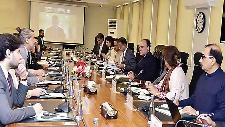 وزیرخزانہ  سے  ورلڈ  بینک کے  وفد  ملاقات،معاشی  اصلاحات  پر  تعاون  کا  اعادہ