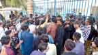 ڈاؤ یونیورسٹی کے باہر متعدد  احتجاجی طلبہ گرفتار