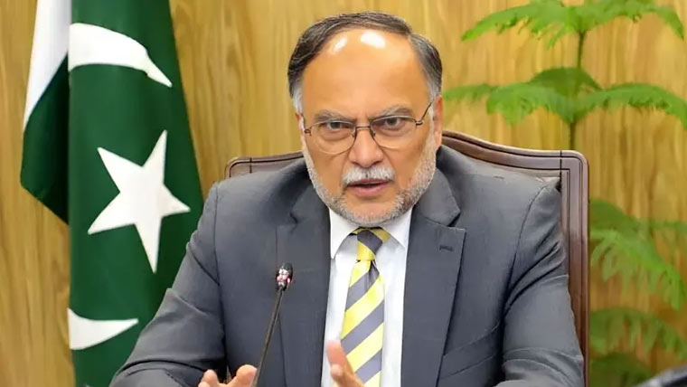  پی ٹی آ ئی کی اصل ڈوریں ملک میں نہیں، باہر ہیں ،احسن اقبال