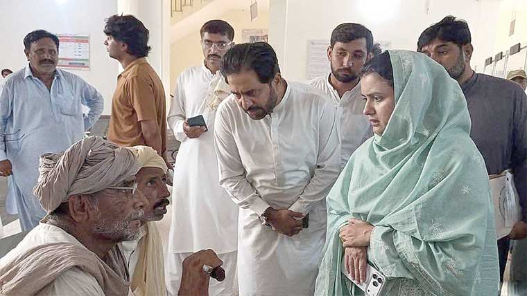 احمد پور سیال:اسسٹنٹ کمشنر کا اراضی ریکارڈ مرکز کادورہ