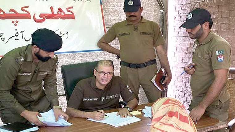 چنیوٹ:ڈی پی او کی کھلی کچہری، مسائل کے حل کی ہدایت
