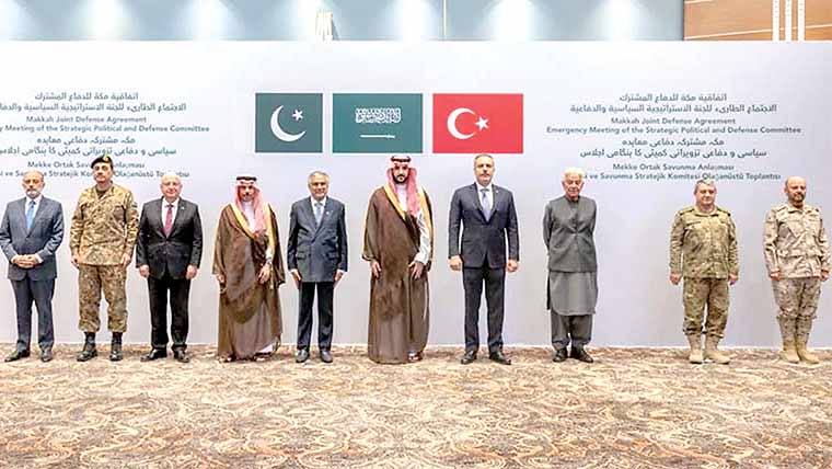 ریاض میں مکہ دفاعی اتحاد کا ہنگامی اجلاس :سعودی عرب میں پاکستانی ، ترک فوجی دستوں کی تعیناتی کا فیصلہ