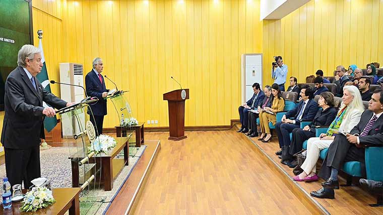 علاقائی و عالمی چیلنجز سے نمٹنے کیلئے مذاکرات ناگزیر، اسحاق ڈار