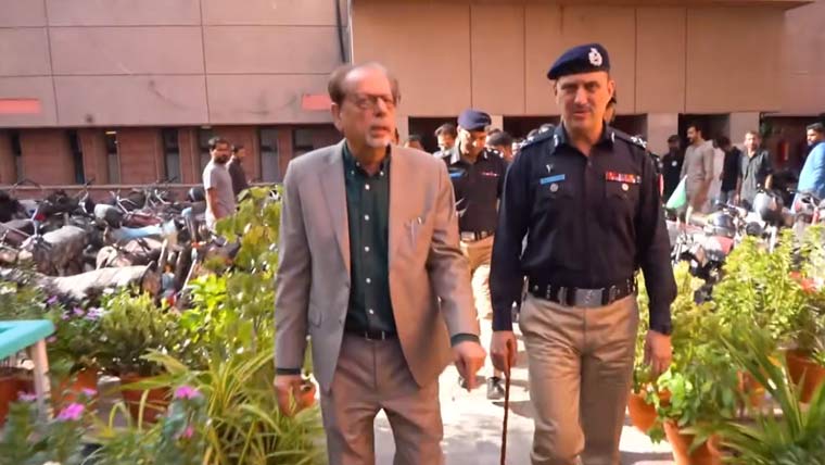ایڈیشنل آئی جی کراچی کا  آرٹس کونسل کا دورہ
