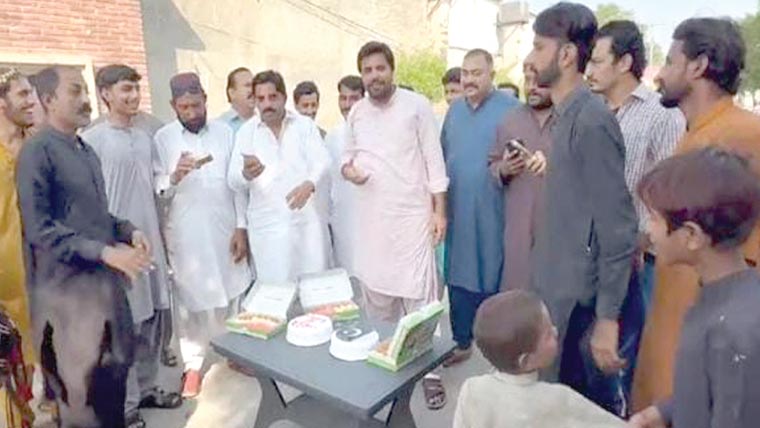 خانیوال میں بھی پاک فوج سے اظہار یکجہتی ، تاجروں کی ریلی