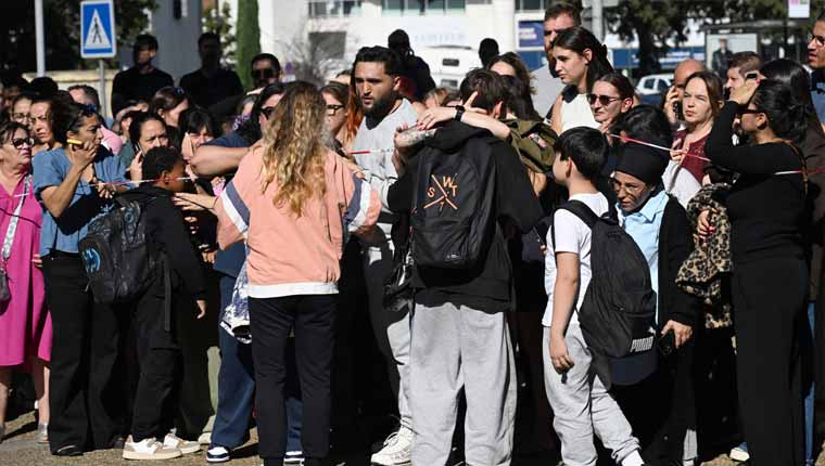 فرانس:طلبا احتجاج جاری14سالہ لڑکے  کی فائرنگ ہیڈماسٹر سمیت 3افراد زخمی