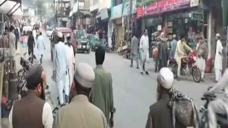 ایمرجنسی نفاذکے باوجود بٹگرام میں کاروبار حسب معمول جا ری 