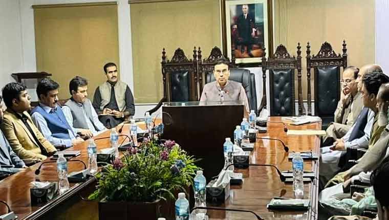 کمشنر مردان نے صفائی ستھرائی کیلئے  متعلقہ حکام کو 10 روز کی مہلت 