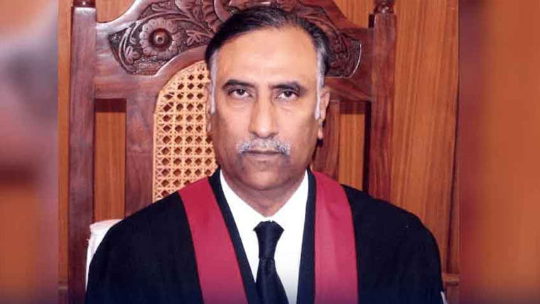 اب ایک کلک پر فائل سکرین پر کھلے گی اوروکلا پڑھ کردلائل دینگے ،جسٹس ڈوگر