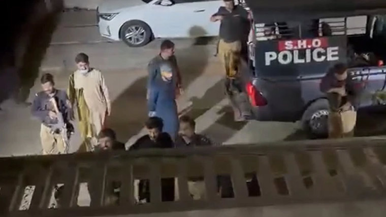 کراچی:ڈیفنس میں رکن قومی اسمبلی کے بھائی کے گھر پر چھاپہ