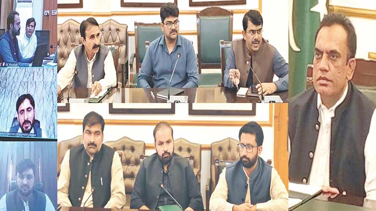 منصوبوں پر پیش رفت کو باقاعدگی  سے مانیٹر کیا جائے ، کمشنر