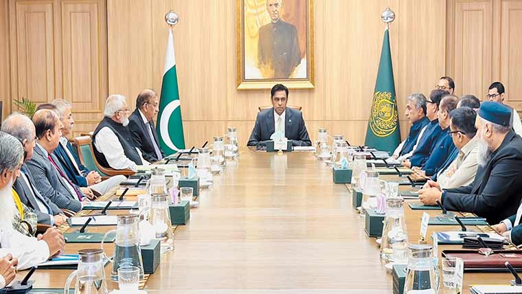 غیر ضروری بھرتیوں کی حوصلہ شکنی کریں، چیف سیکریٹری  