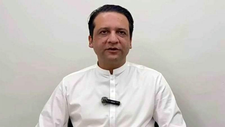 نوجوانوں کو خود روزگار کے مواقع فراہم کرینگے ،افتخار گیلانی