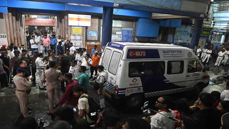 بھارت:ہندو مذہبی تہوارمیں  بھگدڑ، 19افرادہلاک،25زخمی