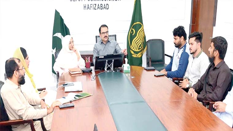 حافظ آباد 2:نئے روٹس پر گرین بسیں چلانے کا اعلان 