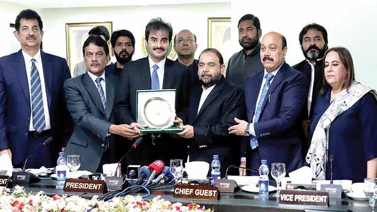 تخلیقی معیشت کیلئے لاہور چیمبر سے ملکر کام کرینگے :وفاقی وزیر