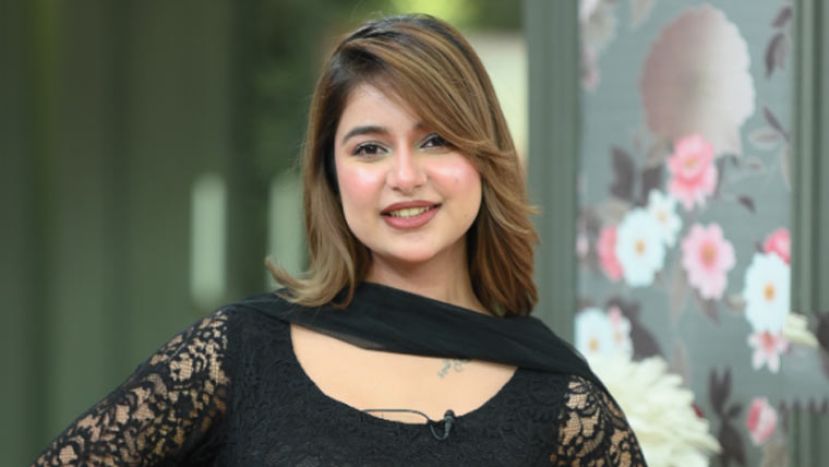 عمرہ کرنے کے بعد زندگی میں  سب کچھ بدل گیا:سامعہ حجاب