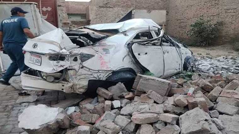 ملتان :ٹریفک حادثے میں 2بھائیوں سمیت 5نوجوان جاں بحق