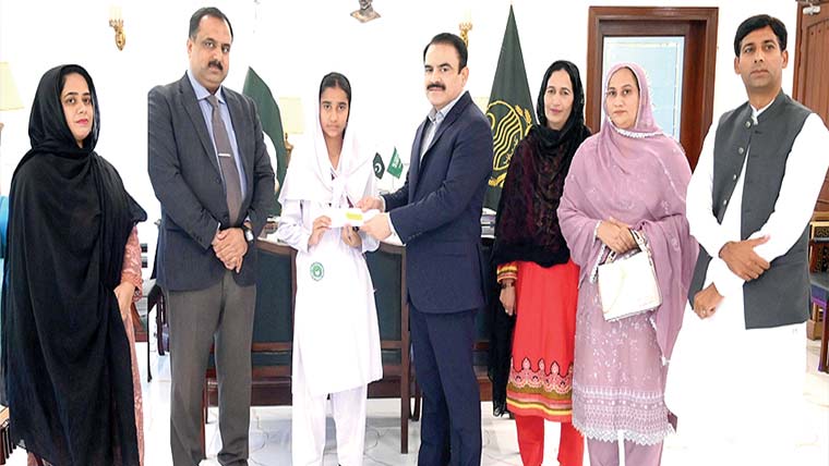 ڈی پی ایس حافظ آباد کی طالبہ  نے گلوبل میتھ کوئز مقابلہ جیت لیا 