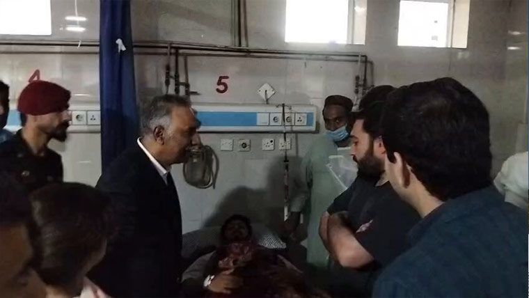 اسلام آباد ہائیکورٹ میں لفٹ گرنے سے آپریٹر زخمی، چیف جسٹس نے  عیادت کی 