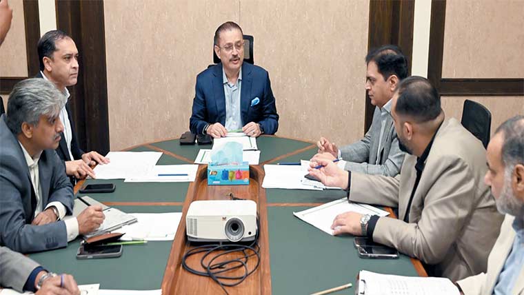 نئی ڈبل ڈیکر، الیکٹرک بسوں کیلئے انتظامات مکمل کرنیکی ہدایت