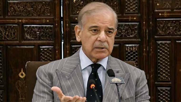  خیبر پختونخوا کیلئے 160ارب کا ترقیاتی پیکیج:ایک پارٹی ملک دشمنی پر اتر آئی، کب تک خون ریزی برداشت کرتے ، مجبوراً ایمرجنسی ، گورنرراج لگایا ،عسکری قیادت کیساتھ ملکر صوبے کے مسائل حل کرینگے :شہبازشریف 