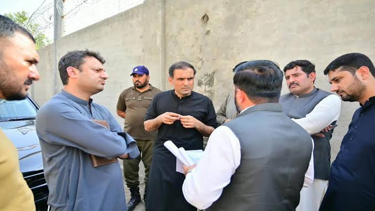 اراضی ریکارڈ سنٹر،خدمت مرکز میں کاؤنٹرز بڑھانے کی ہدایت
