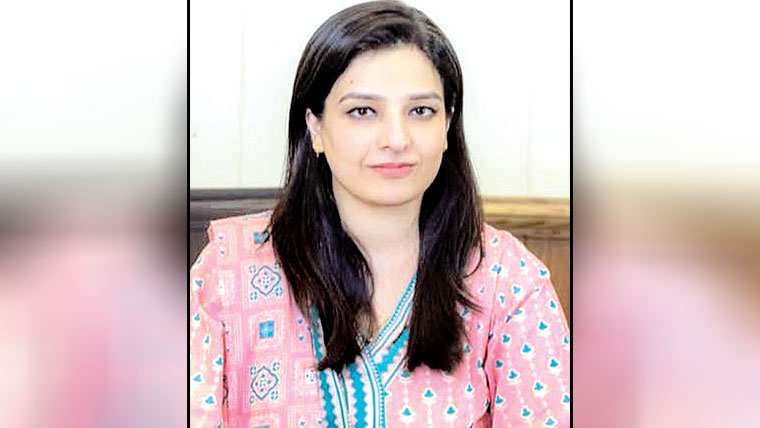  فاطمہ جناح گریجوایٹ کالج میں محفل  میلاد ، ڈپٹی کمشنر گجرات کی شرکت 
