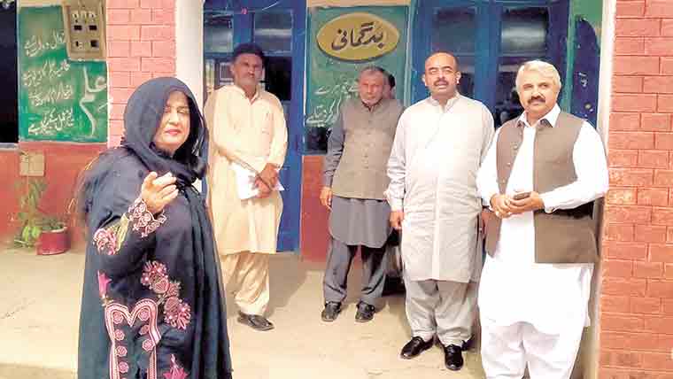 اے ڈی سی سوشل سروسز کا گرلز ہائی سکول،موضع کوڑے والا کا دورہ