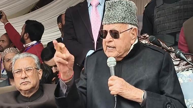 پاکستان کشمیریوں کی حفاظت  کر رہا :فاروق عبداللہ