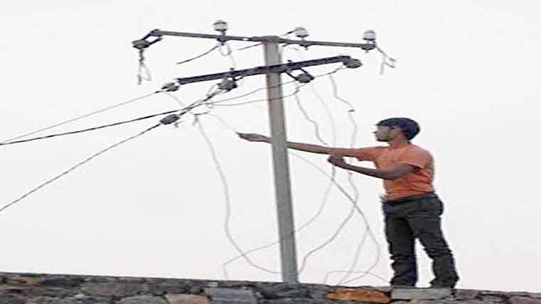 بجلی چوری کر نیوالے 2 افراد پکڑے گئے