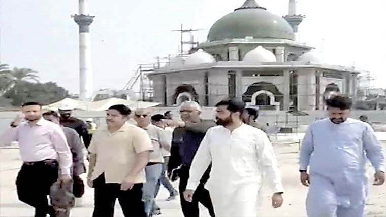 سیکرٹری اوقاف کاداتادربارپر ترقیاتی کام کی پیشرفت کا جائزہ 