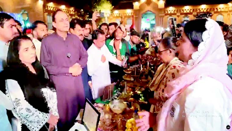 ایمپرس مارکیٹ میں خواتین اور خاندان میلے کا افتتاح
