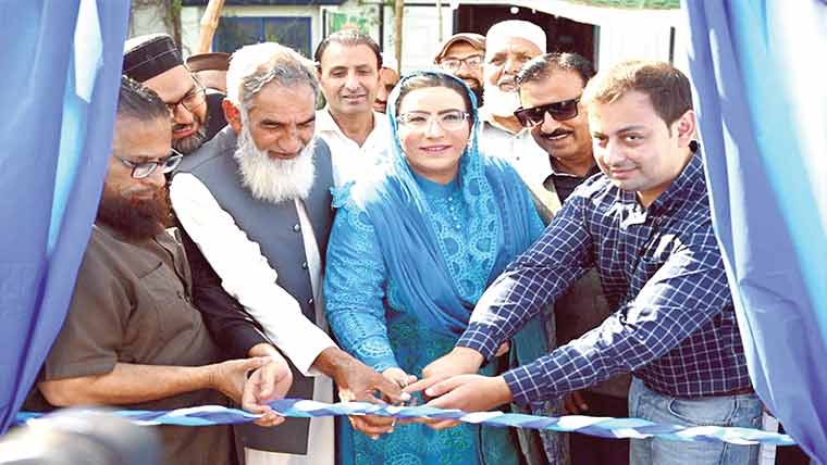 الفلاح فاؤنڈیشن کے مفت میڈیکل  کیمپ میں سینکڑوں مریضوں کا معائنہ