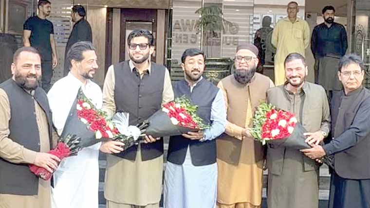 جمشید ایوب بٹ کی وفد کے ہمراہ  چیمبر کی نومنتخب قیادت کو مبارکباد