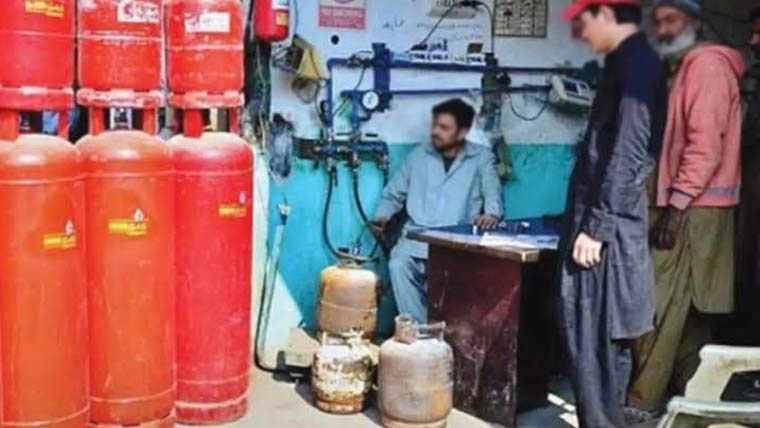  ایل پی جی گیس کی مقررہ نرخوں سے زائد قیمتوں پر فروخت جاری 
