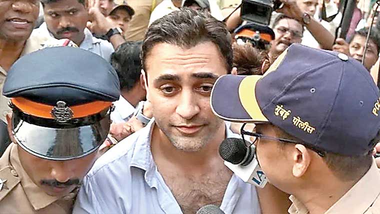 بھارت چھوڑنے کا نوٹس معطل  عمران خان کو بڑا ریلیف مل گیا