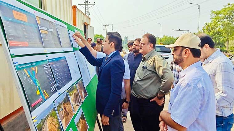  چیئرمین سی ڈی اے کا کشمیر چوک انڈر پاس کا دورہ ،کام کا جائزہ 
