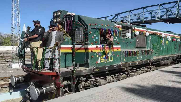  جعفر ایکسپریس پر راکٹ  حملے ،ٹرین اور مسافر محفوظ 